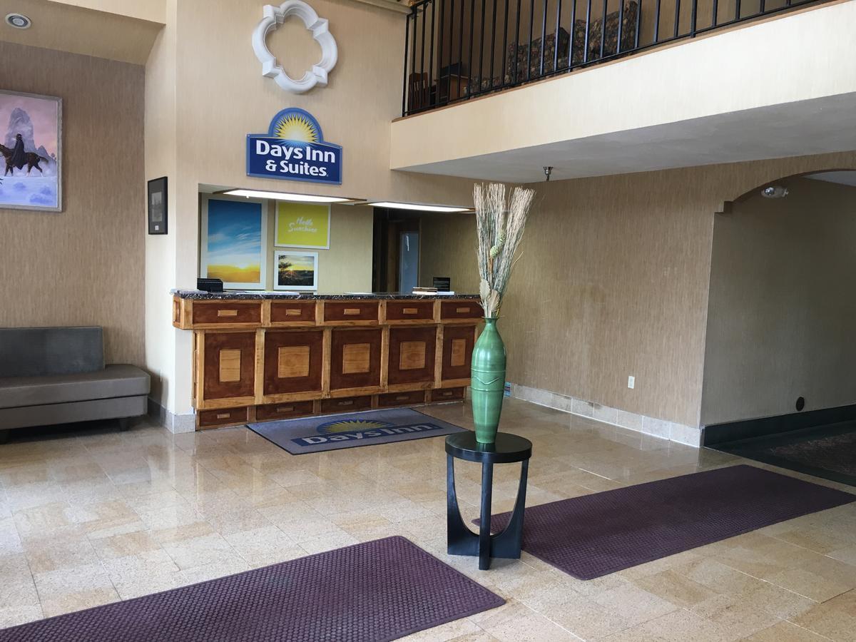 Days Inn & Suites By Wyndham Red Rock-Gallup Eksteriør billede